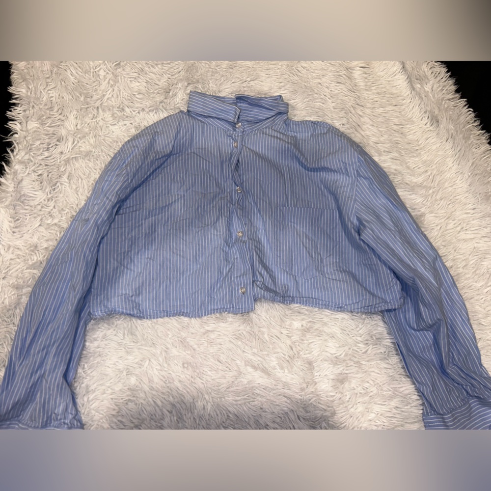 Cropped long sleeve button down